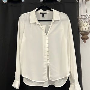 Forever 21 long sleeve white button up, crêpe material